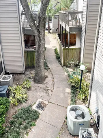 9707 Richmond Avenue 28 Houston TX 77042