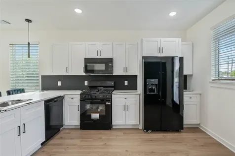 3522 Mansfield Building B Street B Houston TX 77091