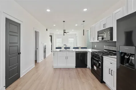 3522 Mansfield Building B Street B Houston TX 77091