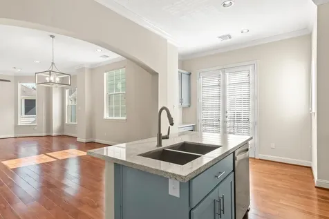 5610 Kiam Street C Houston TX 77007