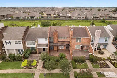 2454 Country Club Drive Pearland TX 77581
