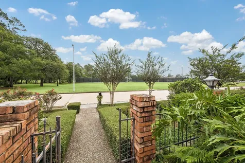 2454 Country Club Drive Pearland TX 77581