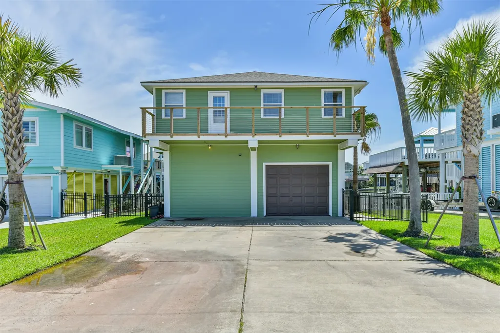 1823 Tiki Drive Galveston TX 77554