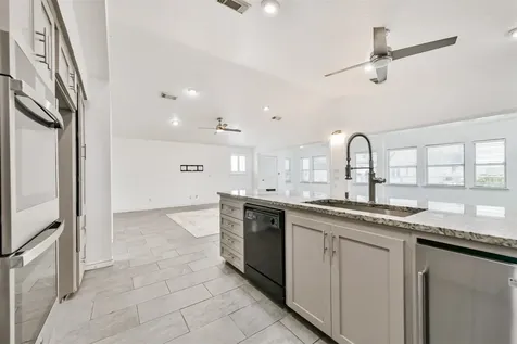 1823 Tiki Drive Galveston TX 77554