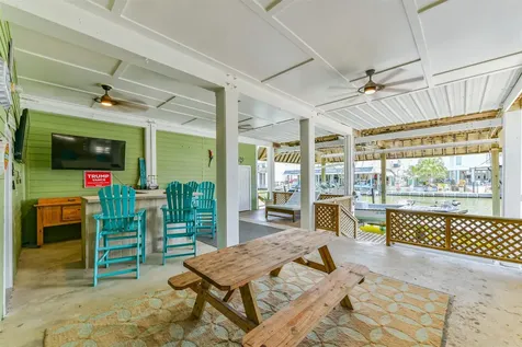 1823 Tiki Drive Galveston TX 77554