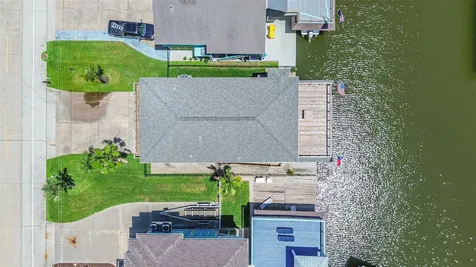 1823 Tiki Drive Galveston TX 77554
