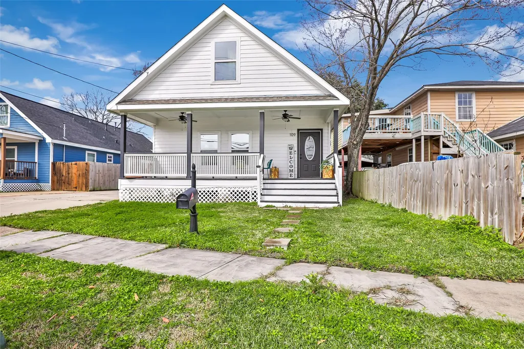 109 N Super Street Houston TX 77011
