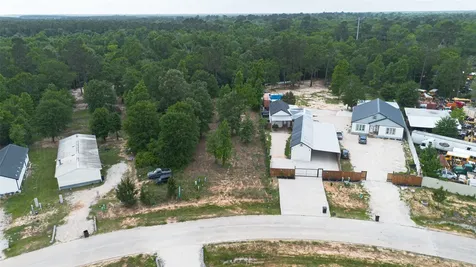 474 Road 5202 Cleveland TX 77327