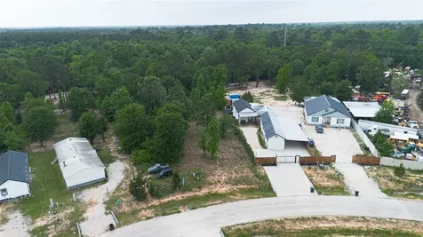 474 Road 5202 Cleveland TX 77327