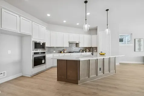 12131 Canal View Boulevard Mont Belvieu TX 77523