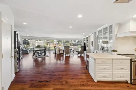 5050 Woodway Drive 2d Houston TX 77056