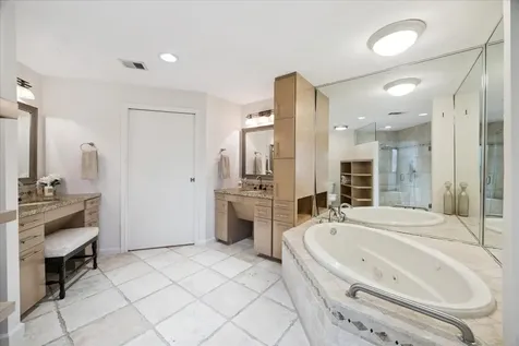 5050 Woodway Drive 2d Houston TX 77056