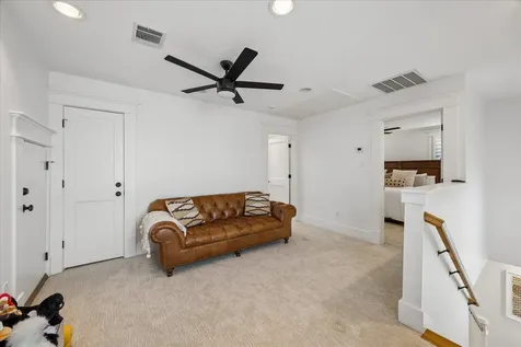 215 E 26th Street Houston TX 77008