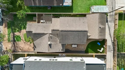 215 E 26th Street Houston TX 77008