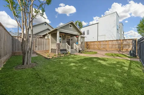 215 E 26th Street Houston TX 77008