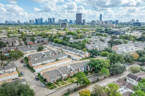 1035 Fountain View Drive Houston TX 77057