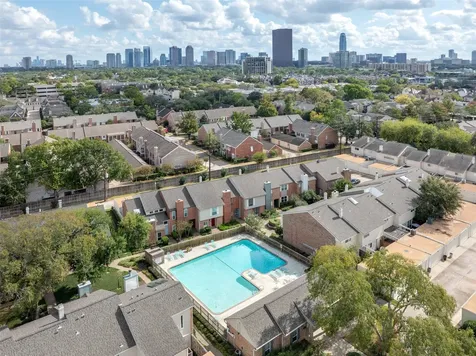 1035 Fountain View Drive Houston TX 77057