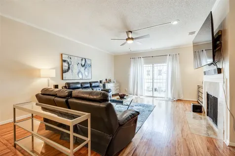 1035 Fountain View Drive Houston TX 77057