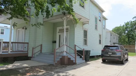 811 28th Street A Galveston TX 77550