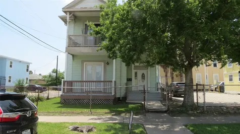811 28th Street A Galveston TX 77550