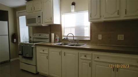 811 28th Street A Galveston TX 77550