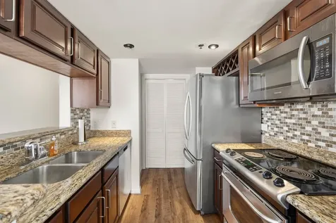 3525 Sage Road 1204 Houston TX 77056