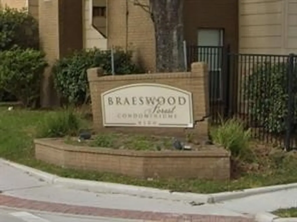 8100 Creekbend Drive 156 Houston TX 77071