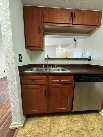 8100 Creekbend Drive 156 Houston TX 77071