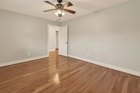 5310 Spellman Road Houston TX 77096