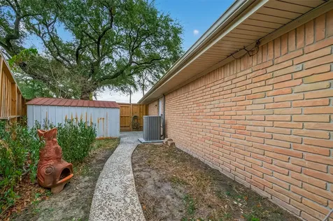 5310 Spellman Road Houston TX 77096