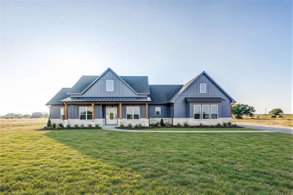 2299 Pintail Lane Columbus TX 78934