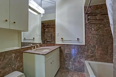 2600 Bellefontaine Street B18 Houston TX 77025