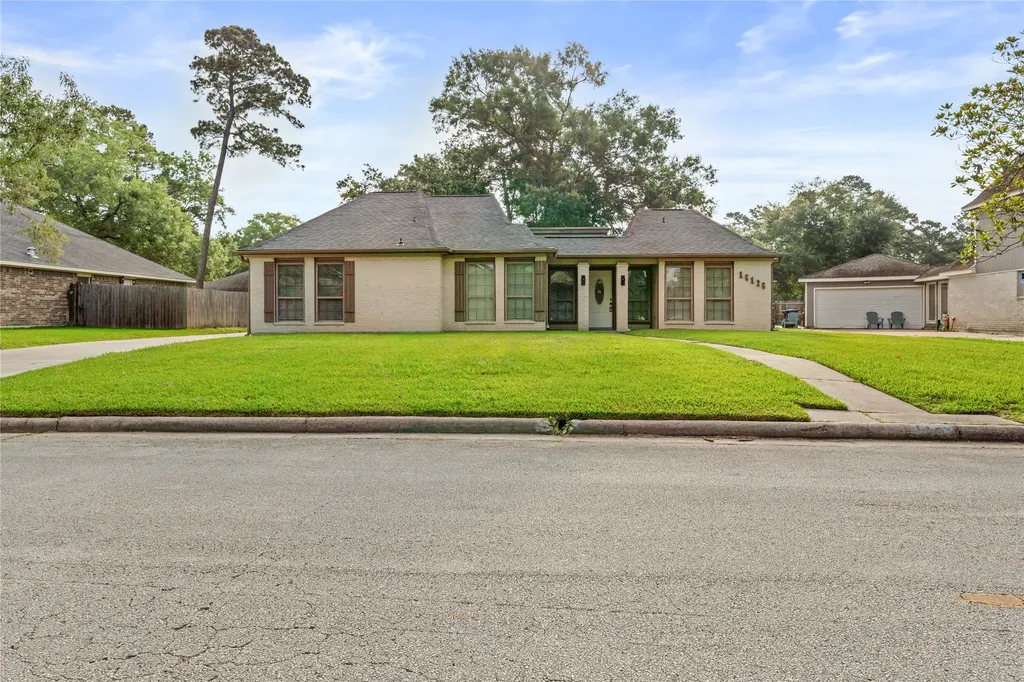 16126 Spinnaker Drive Crosby TX 77532