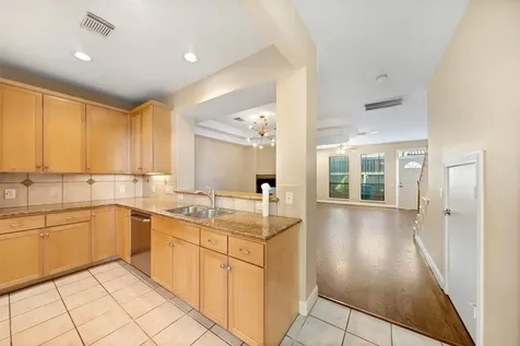 2406 Calumet Street Houston TX 77004