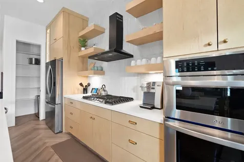 3807 Neptune Galveston TX 77554