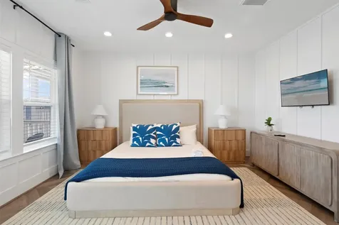 3807 Neptune Galveston TX 77554