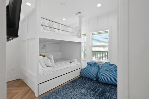 3807 Neptune Galveston TX 77554