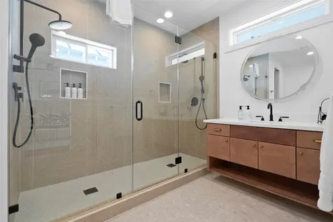 3807 Neptune Galveston TX 77554