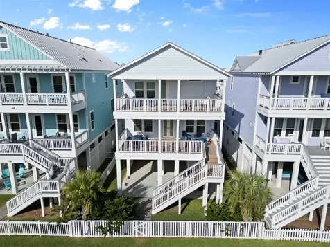 3807 Neptune Galveston TX 77554