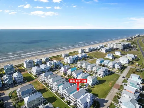 3807 Neptune Galveston TX 77554