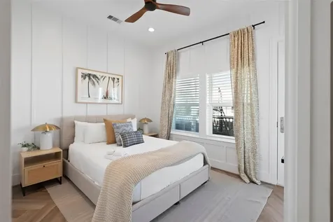 3807 Neptune Galveston TX 77554