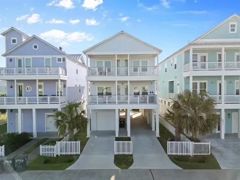3807 Neptune Galveston TX 77554