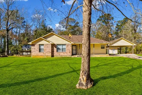 195 Oak Valley Livingston TX 77351