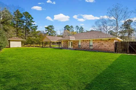195 Oak Valley Livingston TX 77351