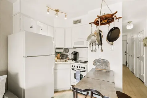 6102 Seawall Boulevard 290 Galveston TX 77551