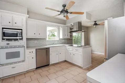 1709 Beaver Springs Court Houston TX 77090