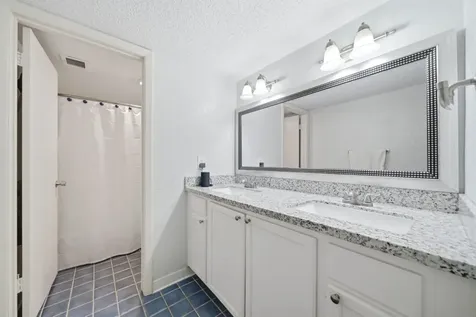 11517 Village Place Drive 152 Houston TX 77077