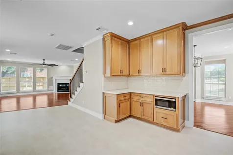 9406 Fern Wood Forest Houston TX 77040