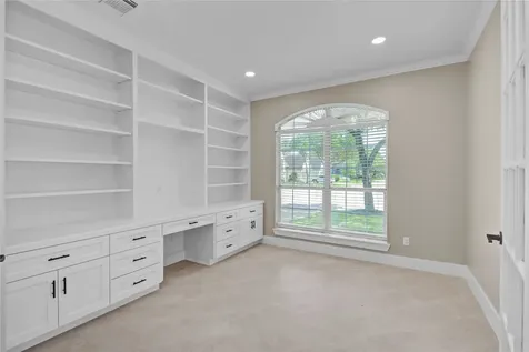 9406 Fern Wood Forest Houston TX 77040