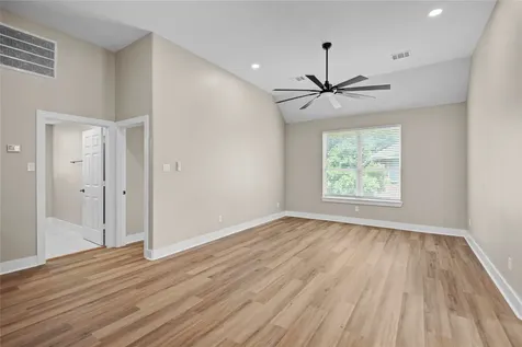 9406 Fern Wood Forest Houston TX 77040